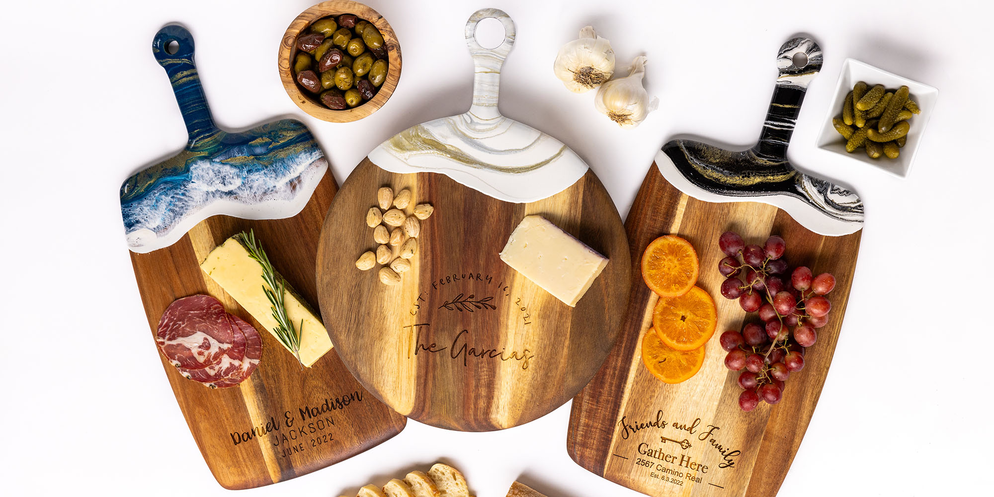 Acacia Wood cheese board with epoxy resin round and rectangle